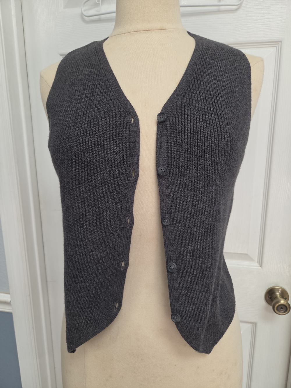 Universal Thread Dark Charcoal Ribbed Button-Front Knit Vest